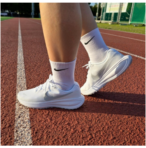 나이키 레볼루션 신형 런닝화